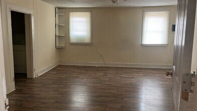 312 Earnie Ln in Holly Springs, NC - Building Photo - Building Photo