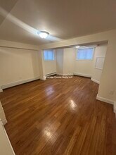 387 Harvard St, Unit 1A in Cambridge, MA - Foto de edificio - Building Photo