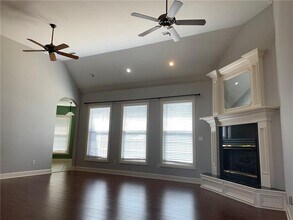 5604 S 43rd St in Rogers, AR - Building Photo - Building Photo