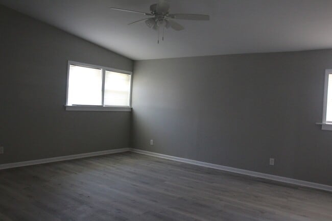 1922 Skylane Dr in Albany, GA - Building Photo - Building Photo