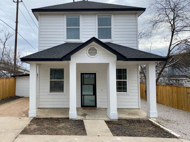 7617 Carver Ave in Austin, TX - Foto de edificio - Building Photo