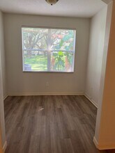 1140 Hillhurst Dr in Wesley Chapel, FL - Foto de edificio - Building Photo