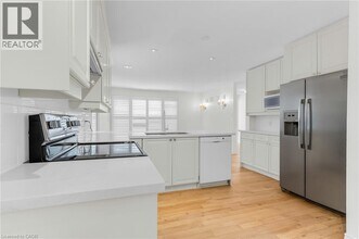 79 Central Dr in Hamilton, ON - Building Photo - Building Photo