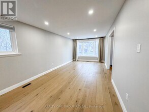 14 Calais St in Whitby, ON - Building Photo - Building Photo