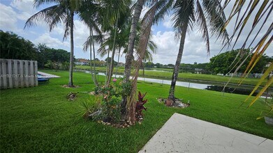 9480 NW 10th St in Plantation, FL - Building Photo - Building Photo