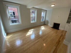 30 Revere St, Unit 2 in Boston, MA - Building Photo - Building Photo