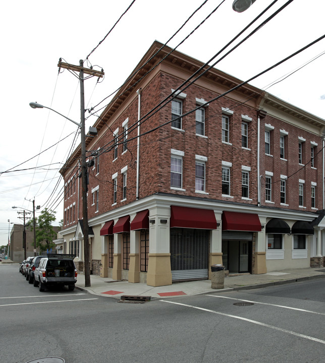 13 Monroe St in Passaic, NJ - Foto de edificio