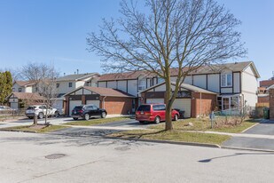 143 Brookmill Blvd in Toronto, ON - Building Photo