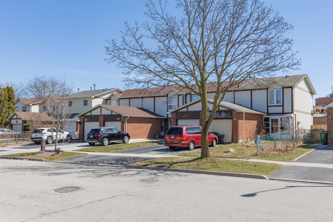 143 Brookmill Blvd in Toronto, ON - Building Photo - Primary Photo