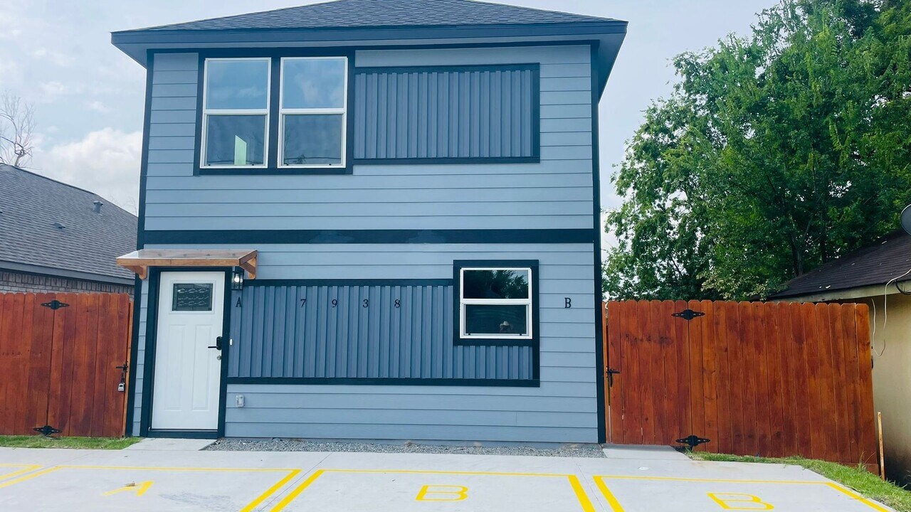 7938 Cinderella St in Houston, TX - Building Photo