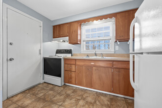 41 Charter Oak St, Unit 81 in Manchester, CT - Building Photo - Building Photo