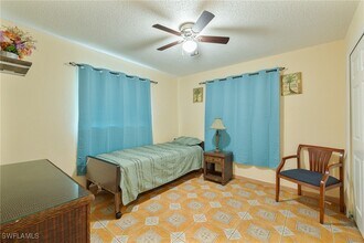 402 Arthur Ave in Lehigh Acres, FL - Foto de edificio - Building Photo