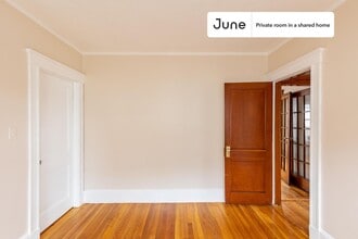 Room in Shared 5 bed/2 bath home in Boston, MA - Foto de edificio - Building Photo