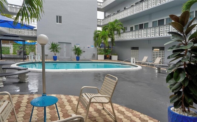 1818 Rodman St in Hollywood, FL - Building Photo - Building Photo