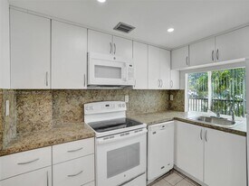 9401 SW 4th St in Miami, FL - Building Photo