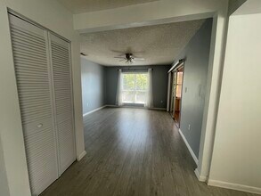 610 Windrush Bay Dr in Tarpon Springs, FL - Building Photo - Building Photo