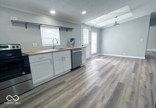 335 W Bow St in Thorntown, IN - Building Photo - Building Photo