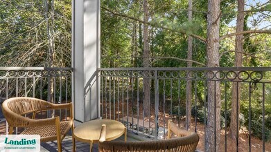 100 Peyton Pl SW in Atlanta, GA - Foto de edificio - Building Photo