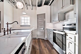 195 N Chicago Wy in Fayetteville, AR - Building Photo - Building Photo