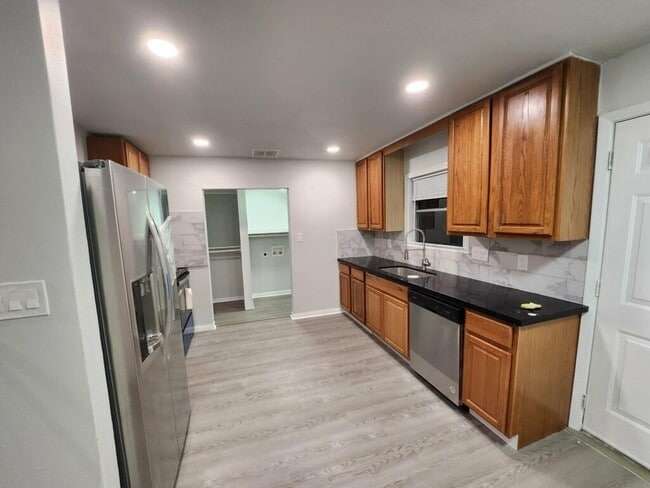 7919 Scanlock St photo'