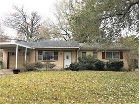 1304 W Sunset Dr in Rogers, AR - Building Photo