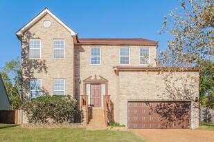 6005 Crestview court in Mount Juliet, TN - Building Photo