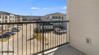1800 Central Pine St, Unit 8303 in Montgomery, TX - Foto de edificio - Building Photo