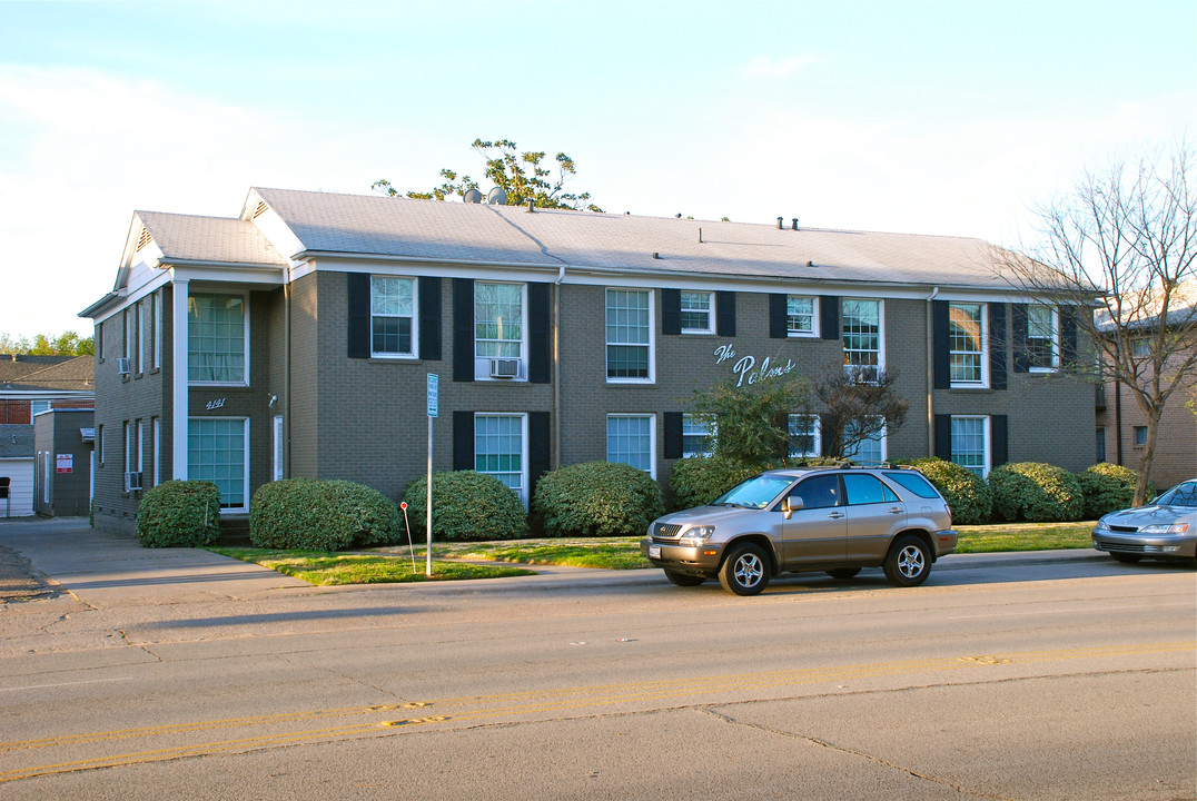 The Palms in Dallas, TX - Building Photo