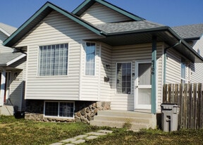 9706-9126 126 Ave in Grande Prairie, AB - Building Photo