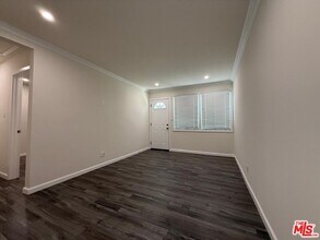 1669 N Hollywood Way in Burbank, CA - Building Photo - Building Photo