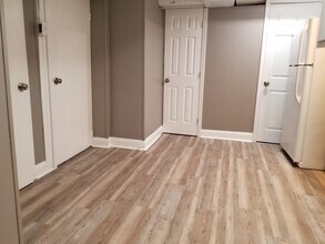 219 Locust St, Unit 2 in Carnegie, PA - Building Photo - Building Photo