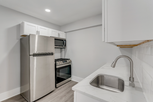 617 Vernon Rd in Philadelphia, PA - Building Photo - Building Photo