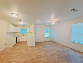 1500-1502 E Mulkey St in Fort Worth, TX - Foto de edificio - Building Photo