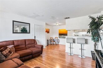 1400 Gandy Blvd N in St. Petersburg, FL - Building Photo - Building Photo