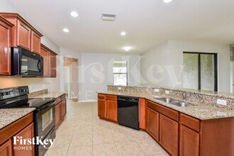 1814 SW 22nd St in Cape Coral, FL - Foto de edificio - Building Photo