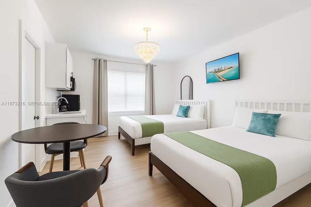 3025 Indian Creek Dr in Miami Beach, FL - Building Photo