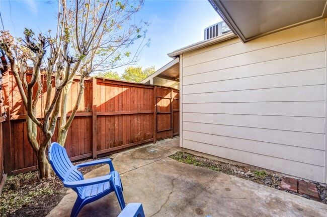 property at 940 Wycliffe Dr