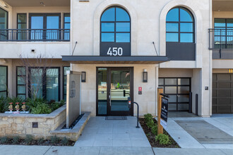 450 1st St in Los Altos, CA - Foto de edificio - Building Photo