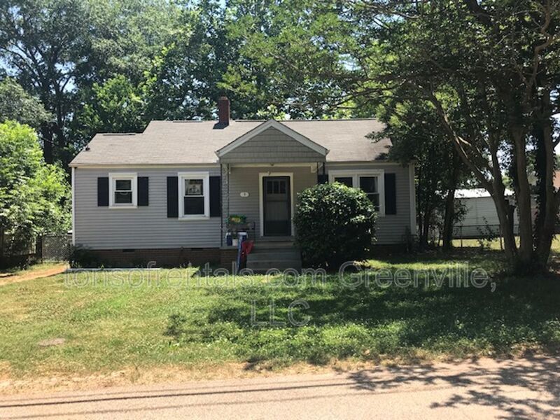 9 Edwards St in Greenville, SC - Building Photo