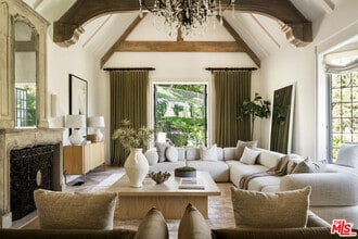 10950 Bellagio Rd in Los Angeles, CA - Building Photo - Building Photo