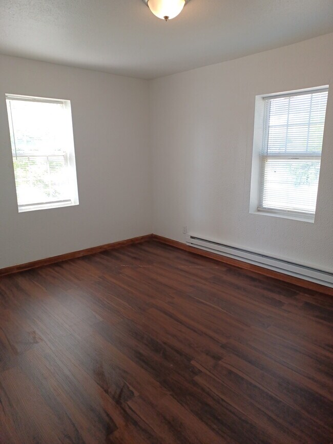 1221 W Atkinson Ave in Milwaukee, WI - Foto de edificio - Building Photo