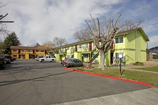 Sundance Garden in Sacramento, CA - Building Photo
