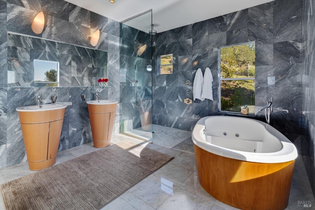 675 Shiloh Canyon in Santa Rosa, CA - Building Photo