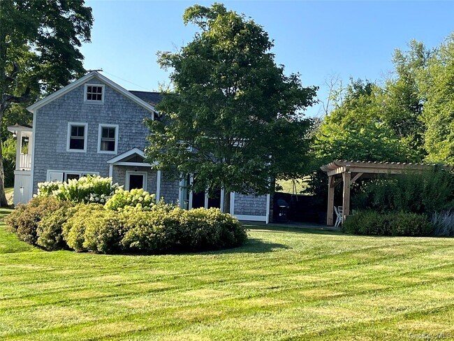 314 Schoolhouse Rd in Ghent, NY - Building Photo - Building Photo