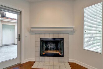 18614 Caminito Cantilena in San Diego, CA - Building Photo - Building Photo