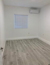 6 W 4th St in Santa Ana, CA - Building Photo - Building Photo