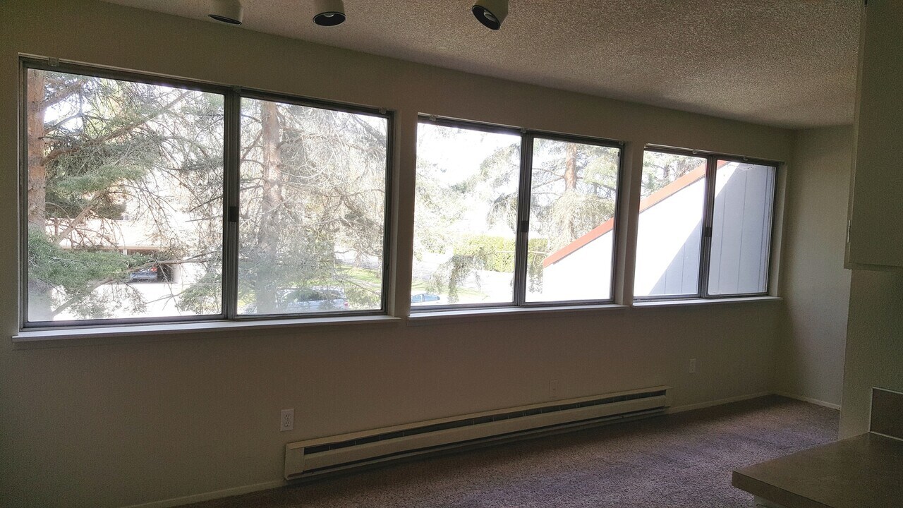 379 N 29th Ave in Cornelius, OR - Building Photo