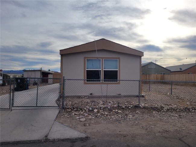 property at 1884 Montclair Dr