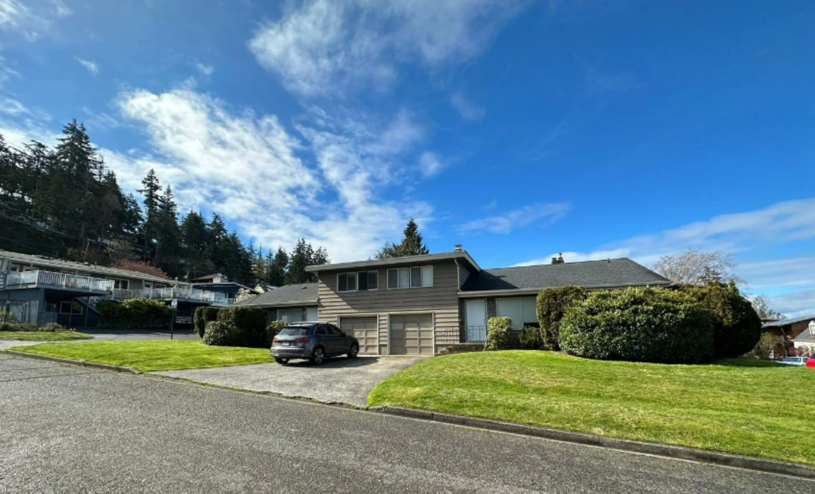 402 Bryant St-Unit -404 in Bellingham, WA - Building Photo