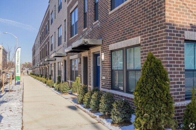 1819 Guilford Ave in Baltimore, MD - Building Photo - Building Photo